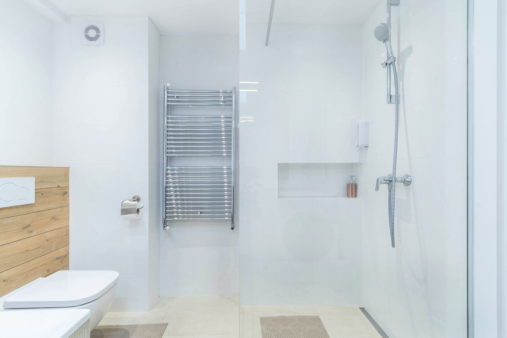 1. KANCELARIA PRAWNA A-Z-A RENTIER ANDRZEJ ANDRZEJEWSKI, 2. BIURO ZARZĄDZANIA I OBROTU NIERUCHOMOŚCI - 8