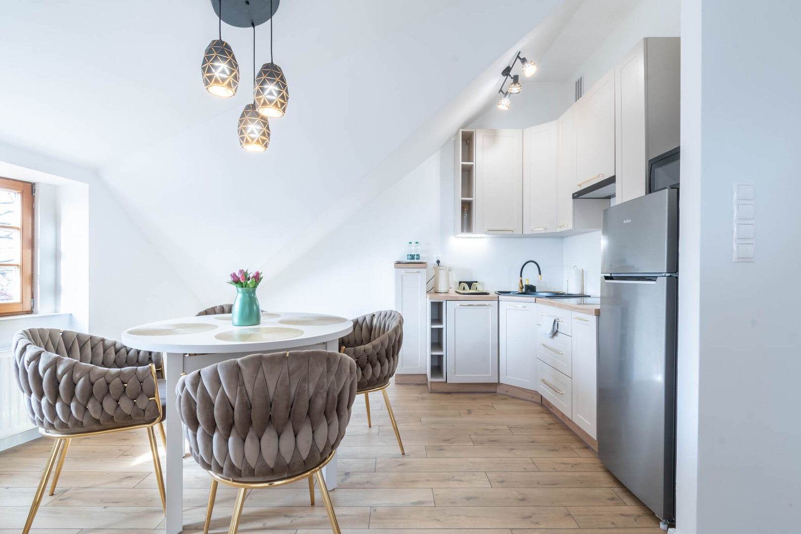 Azarentier4 Azarentier4